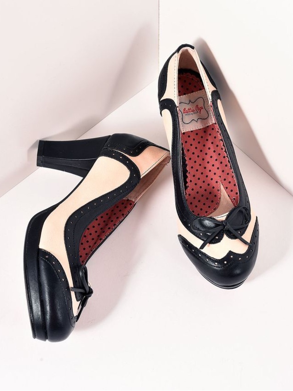 Bettie Page Shoes Vintage Two-Tone Spectator Pumps, Black/Cream, Size 10, New